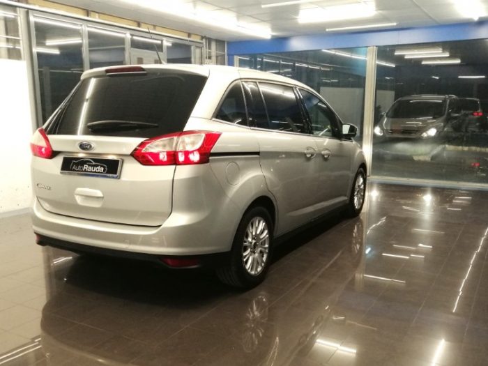 Ford Grand Cmax Titanium