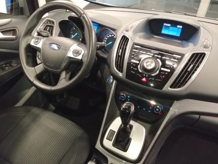 Ford Grand Cmax Titanium